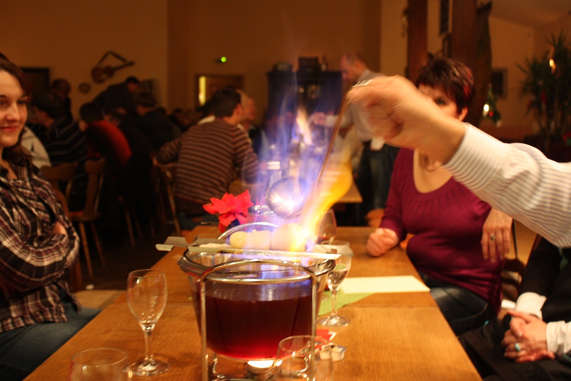 Feuerzangenbowle | Dinnershow-Leipzig-Halle.de